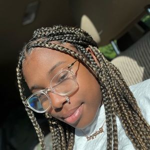 Meet your Posher, Aniya